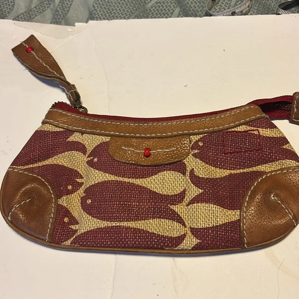 GAP RED AND TAN LEATHER FISH WRISTLET SUPER CUTE PRELOVED